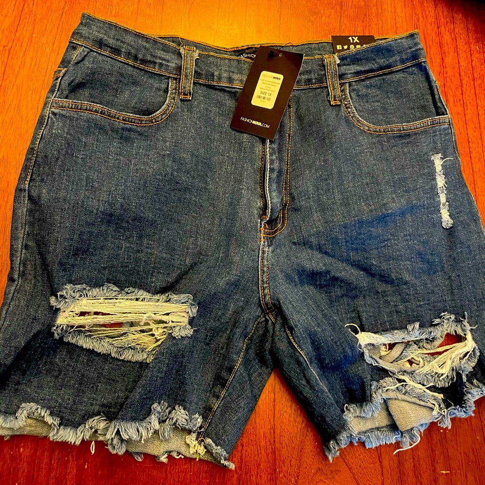 Fashion nova shorts